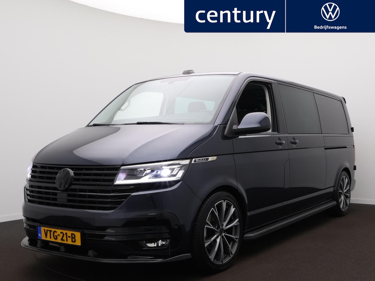 Volkswagen Transporter - 2.0 TDI L2H1 30 DC Bulli DSG / NAVI / TREKHAAK - AutoWereld.nl