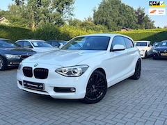 BMW 1-serie - 116i Upgrade Edition|Nieuwe Ketting + Klepseals|Leder|Navigatie|Cruise control|Climate con