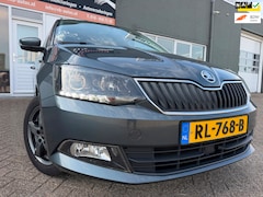 Skoda Fabia Combi - 1.0 TSI Drive met parkeersensoren en trekhaak en smartlink en airco