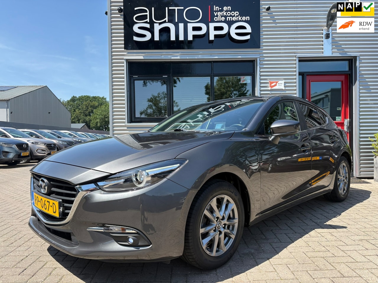 Mazda 3 - 2.0 SkyActiv-G 120 SkyLease+ -STOEL + STUURWIELVERWARMING-LED-CAMERA-CLIMA-CRUISE-DAB+-ORI - AutoWereld.nl
