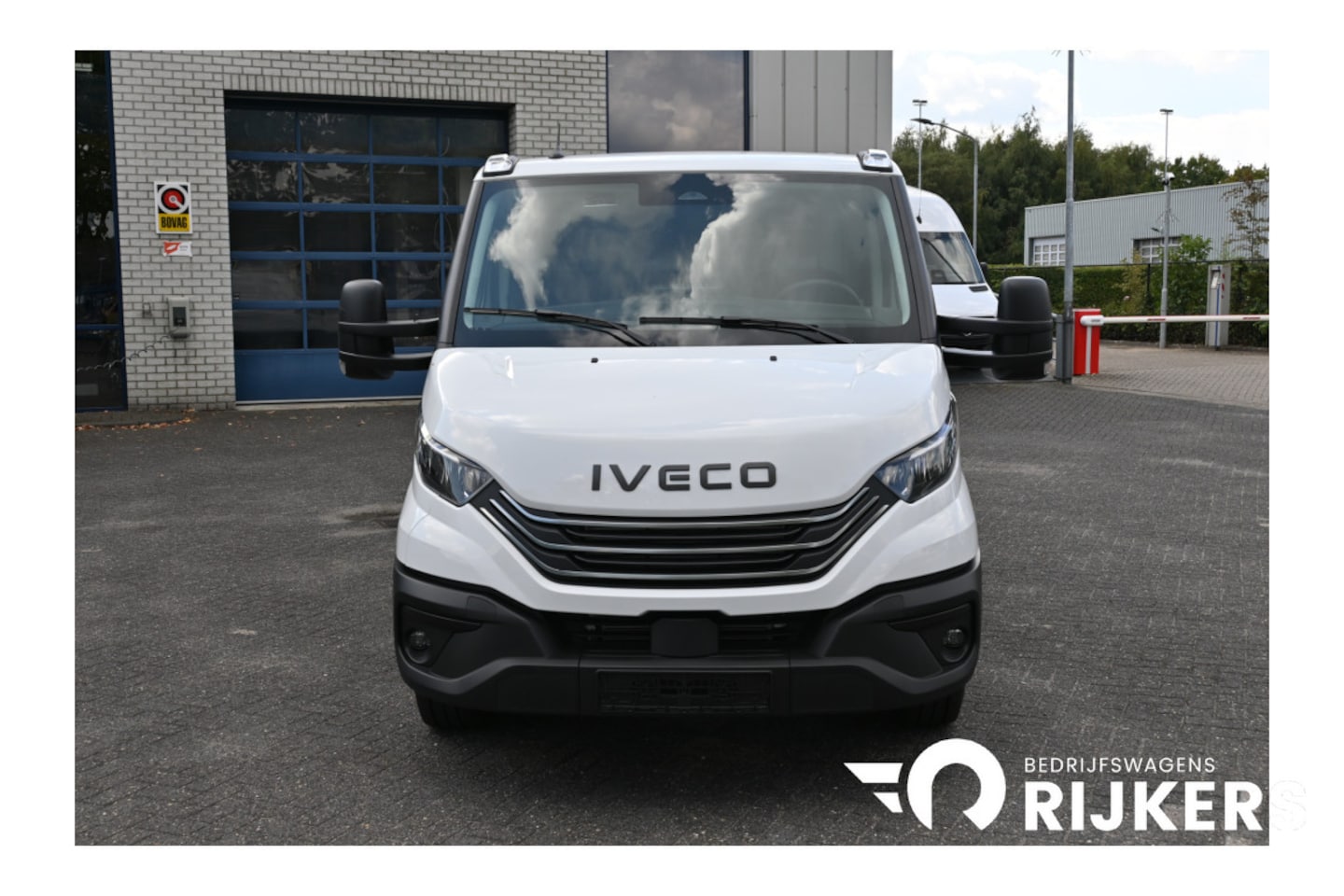 Iveco Daily - 35S18 3.0 180 pk Hi-Matic Chassis ACC, Geveerde stoel, Apple Carplay/Android Auto - AutoWereld.nl