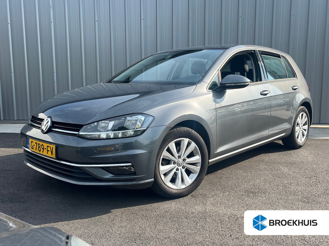 Volkswagen Golf - 1.0 TSI Comfortline Business l Trekhaak l Highline Stoelen l Climate Control l Adaptive Cr - AutoWereld.nl