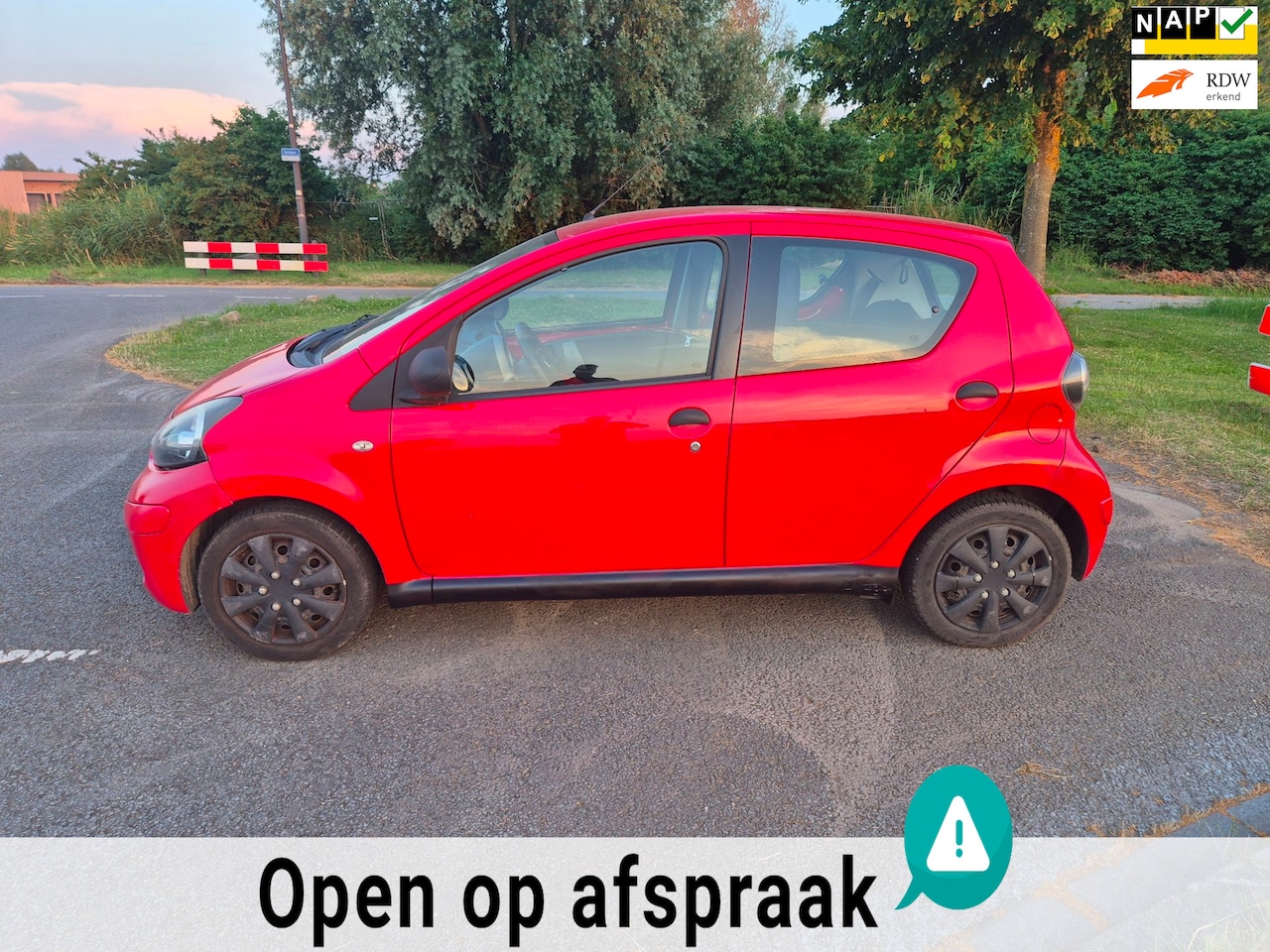 Toyota Aygo - 1.0-12V Access 1.0-12V Access - AutoWereld.nl