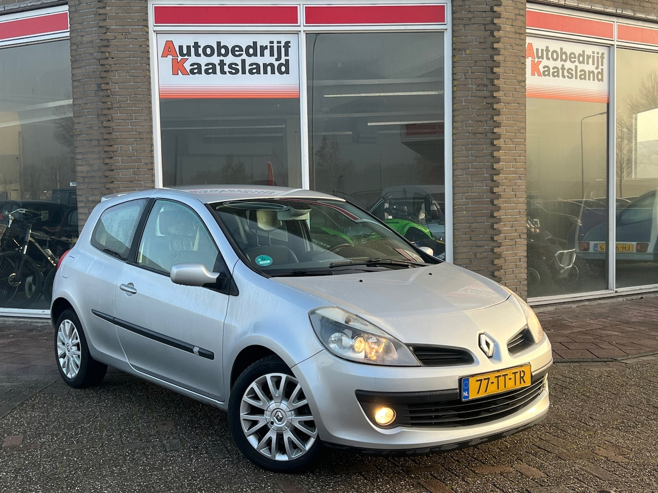 Renault Clio - 1.6-16V Dynamique S - APK: 01-2027!! - Cruise - Clima - 2007 - AutoWereld.nl