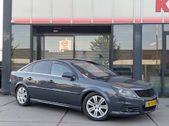 Opel Vectra GTS - 2.8 V6 Executive - Automaat - Pdc - Stoelverwarming - Head-Up
