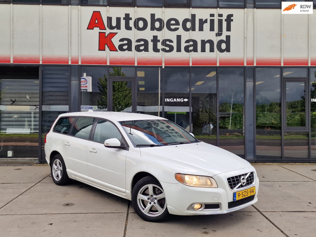 Volvo V70 - 2.4 d5 Kinetic - Clima - Cruise - - AutoWereld.nl