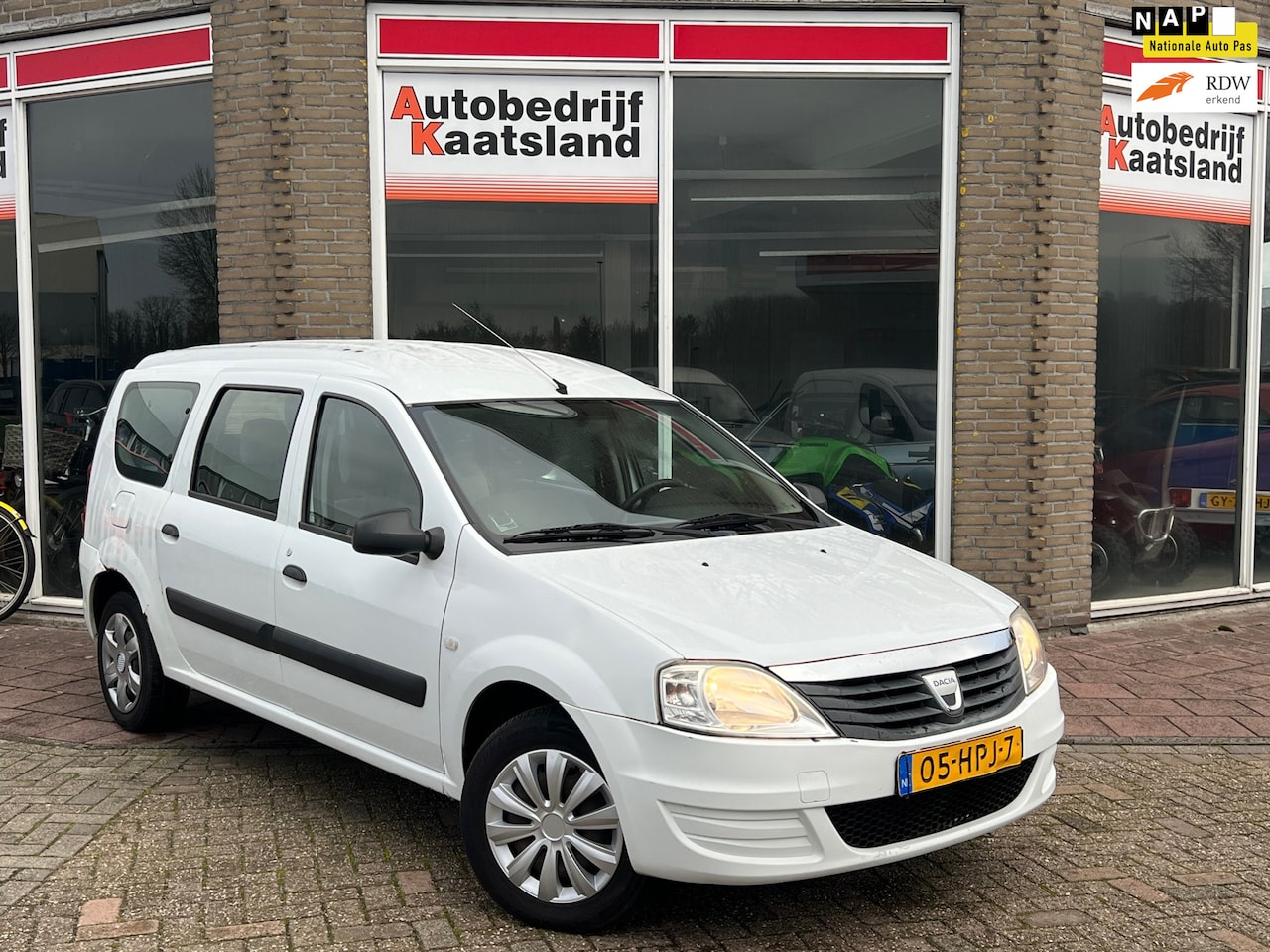 Dacia Logan MCV - 1.6 Ambiance 7P - Airco - - AutoWereld.nl