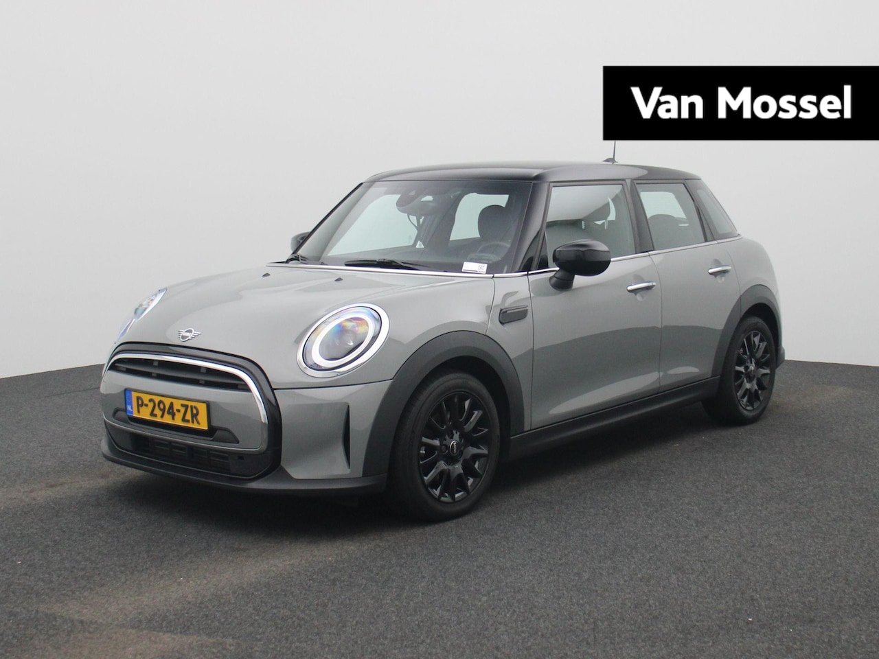 MINI 5-Deurs - 1.5 Cooper Business Edition | Automaat | Navigatie | Stoel verwarming | Sfeer verlichting - AutoWereld.nl