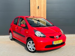 Toyota Aygo - 1.0-12V 5-DEURS (bj 2008) + Nieuwe APK / Nette auto