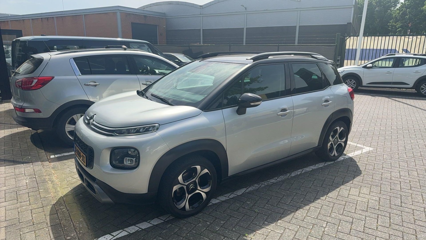 Citroën C3 Aircross - 1.2 110PK Shine | Two Tone | Trekhaak | Navigatie | Climate control | Cruise control | Car - AutoWereld.nl