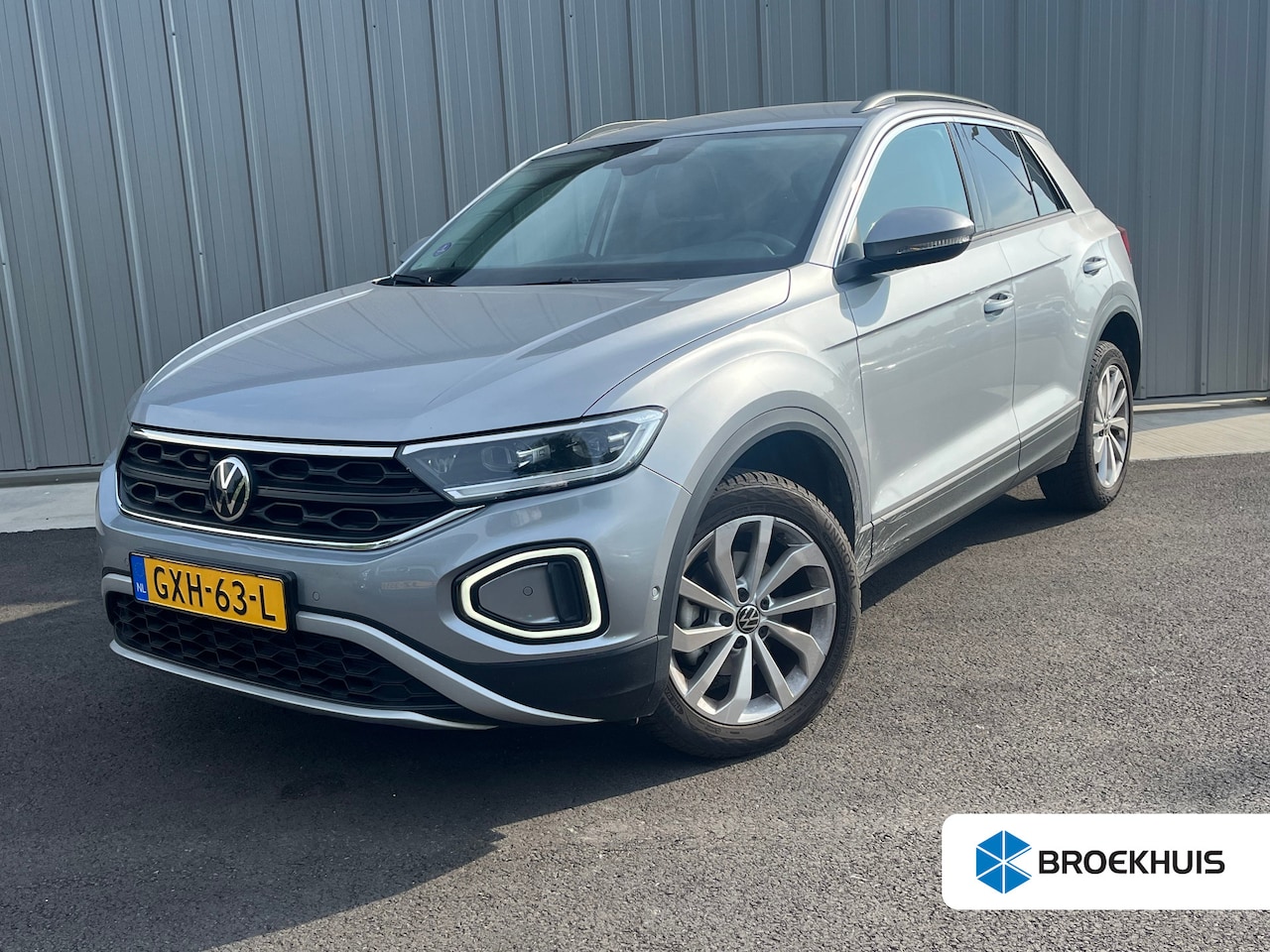 Volkswagen T-Roc - 1.0 TSI Oranje Edition l IQ Light l Adaptive Cr Control l Climate Control l Digital Dash l - AutoWereld.nl
