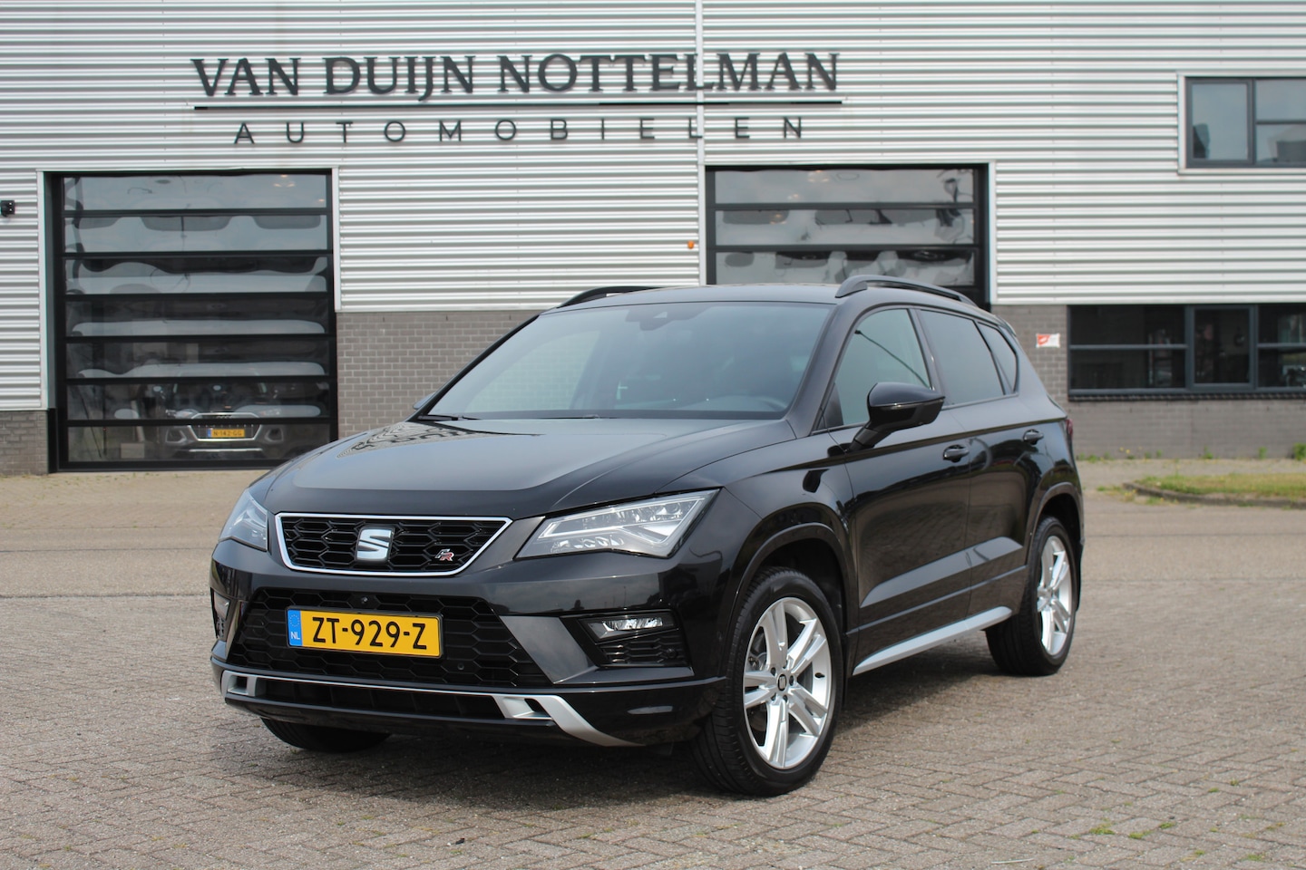 SEAT Ateca - 1.5 TSI FR Business Intense / Carplay / Virtual / Beats / N.A.P. - AutoWereld.nl
