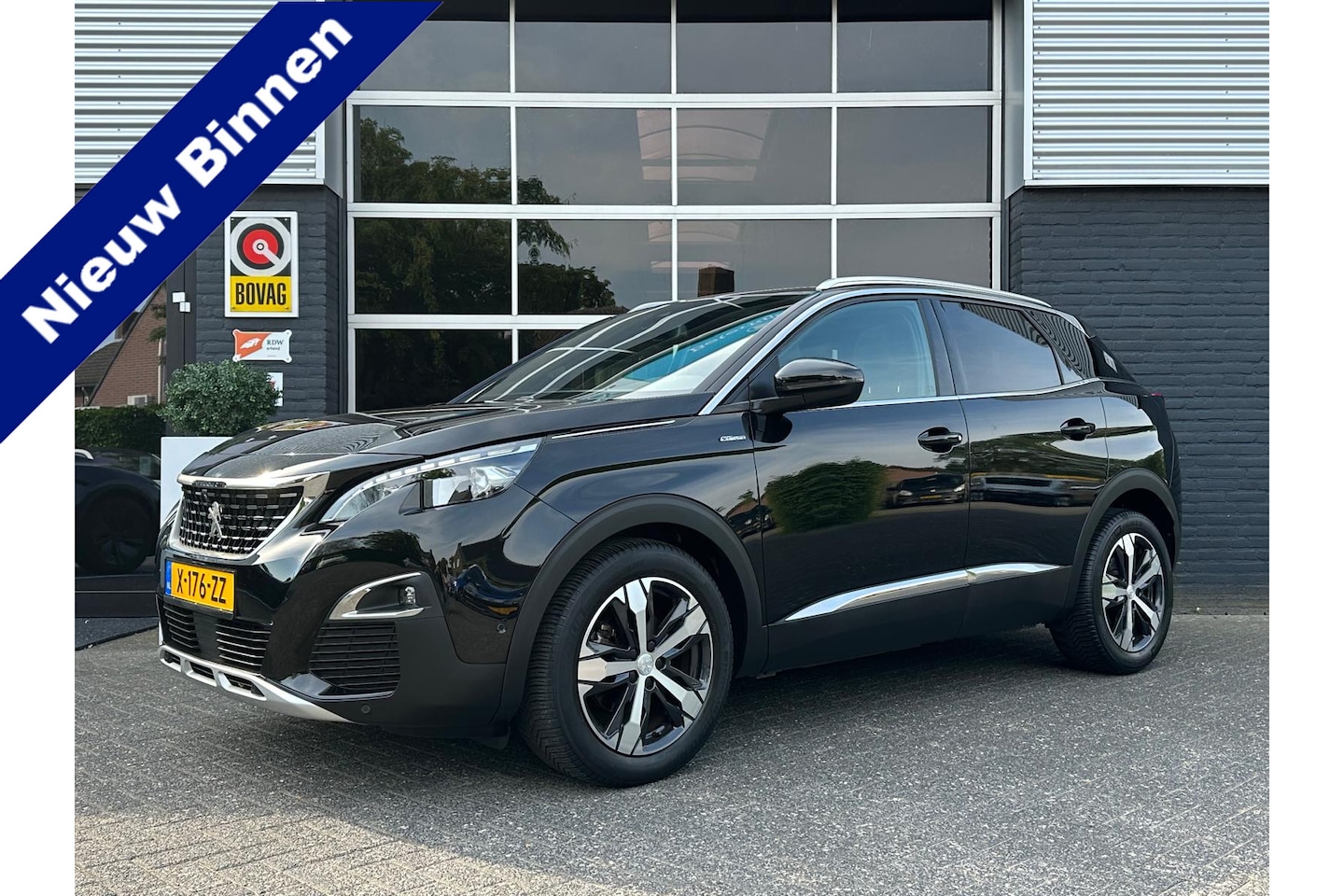 Peugeot 3008 - 1.6 e GT Line, Automaat, Camera, CarPlay, Pano, Memory, Leder, Cruise - AutoWereld.nl