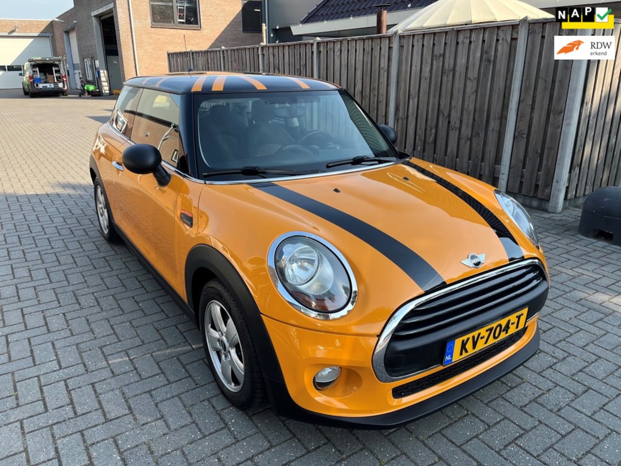 MINI One - Mini 1.2 Salt Business Navi Cruise Control Airco - AutoWereld.nl