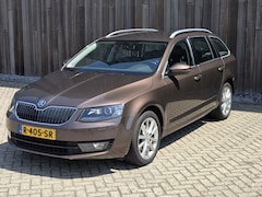 Skoda Octavia Combi - 1.4 TSI Greentech Style Business Automaat