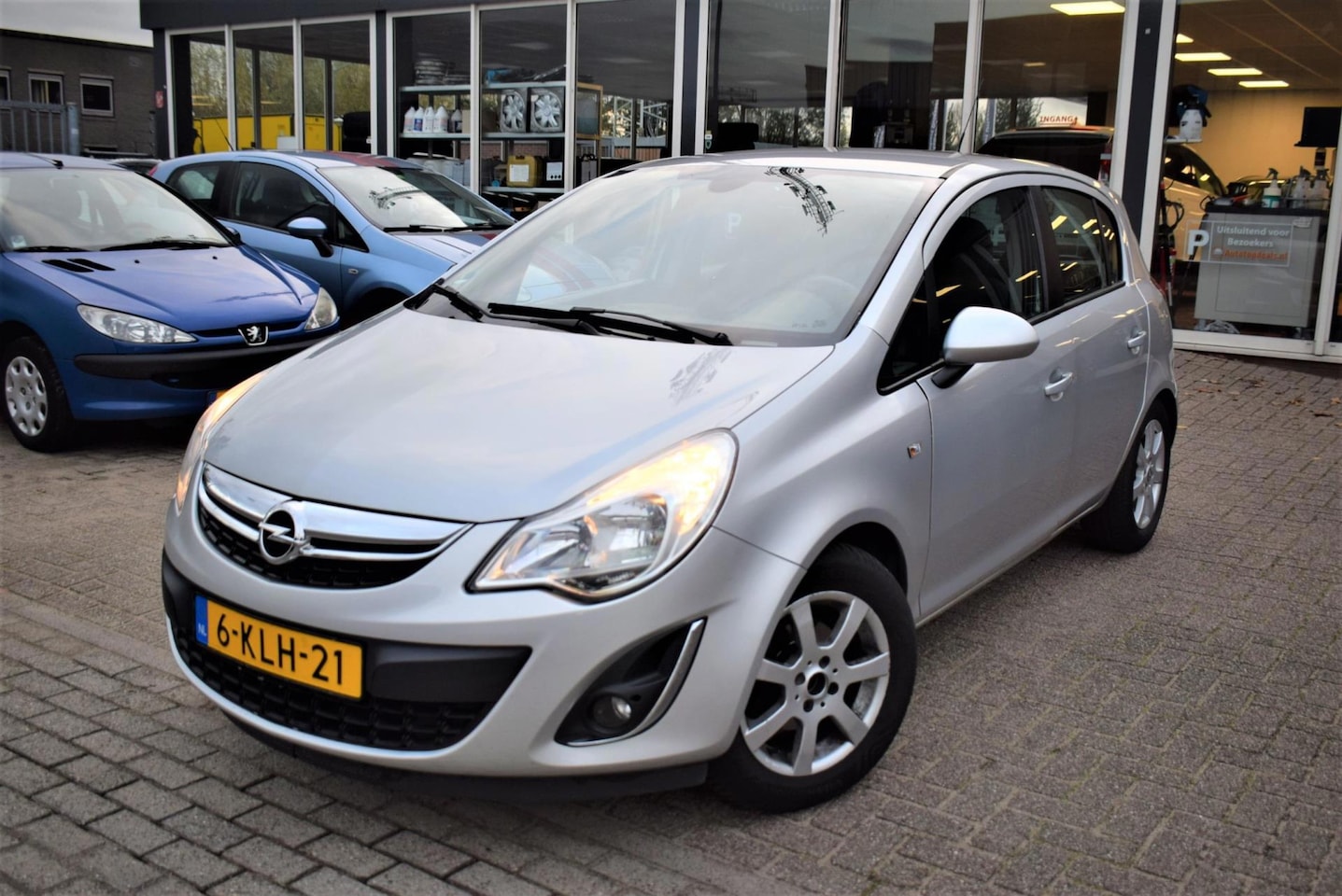 Opel Corsa - 1.2-16V Edition|AUTOMAAT|5-DEURS|ELEKTRISCHE RAMEN EN SPIEGELS|VELGEN|AUDIO STUURBEDIENING - AutoWereld.nl