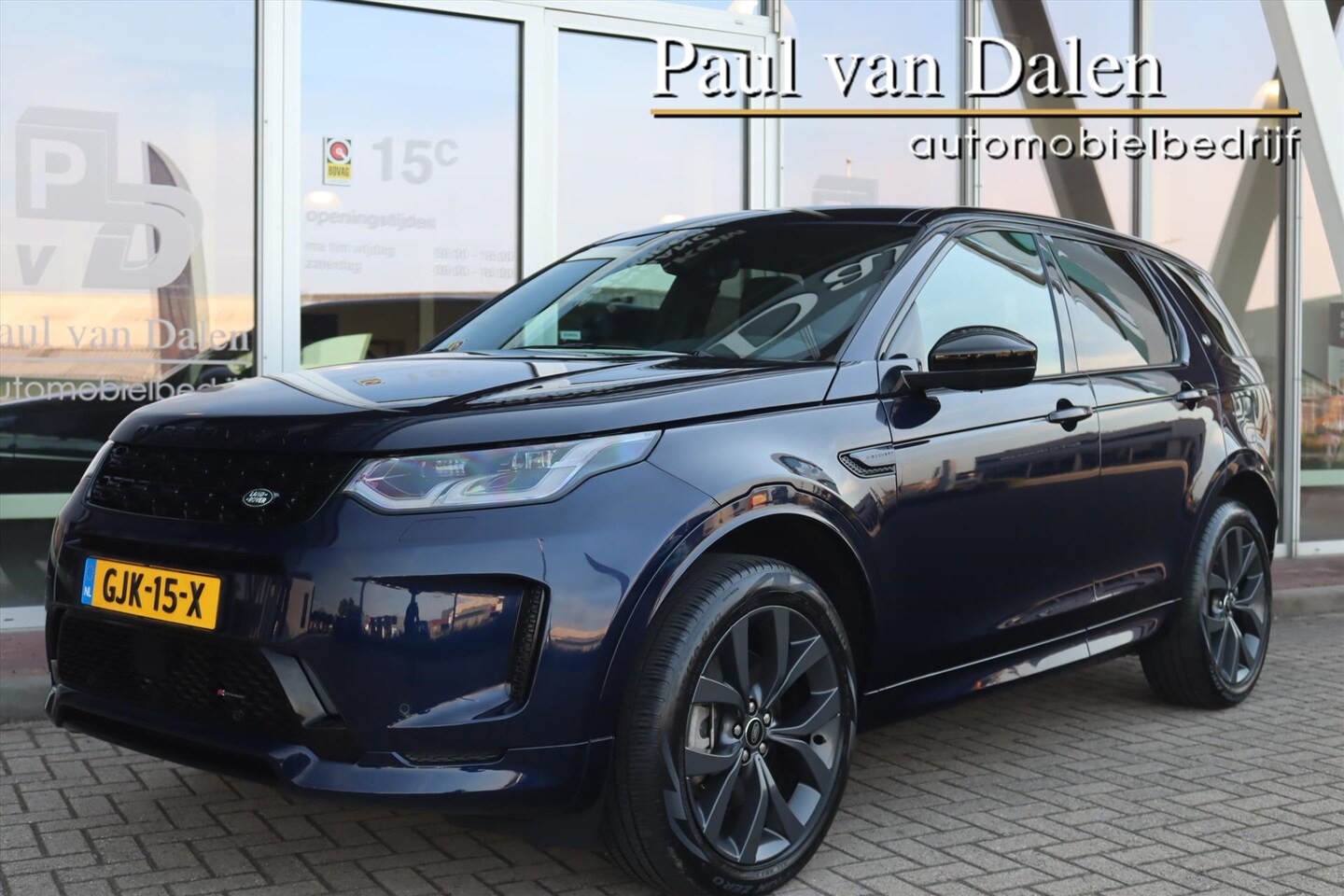 Land Rover Discovery Sport - P300e AWD 1.5 R-DYNAMIC BLACK PACK SE | Panodak | Leer | Trekhaak | Meridian | Camera | Ad - AutoWereld.nl