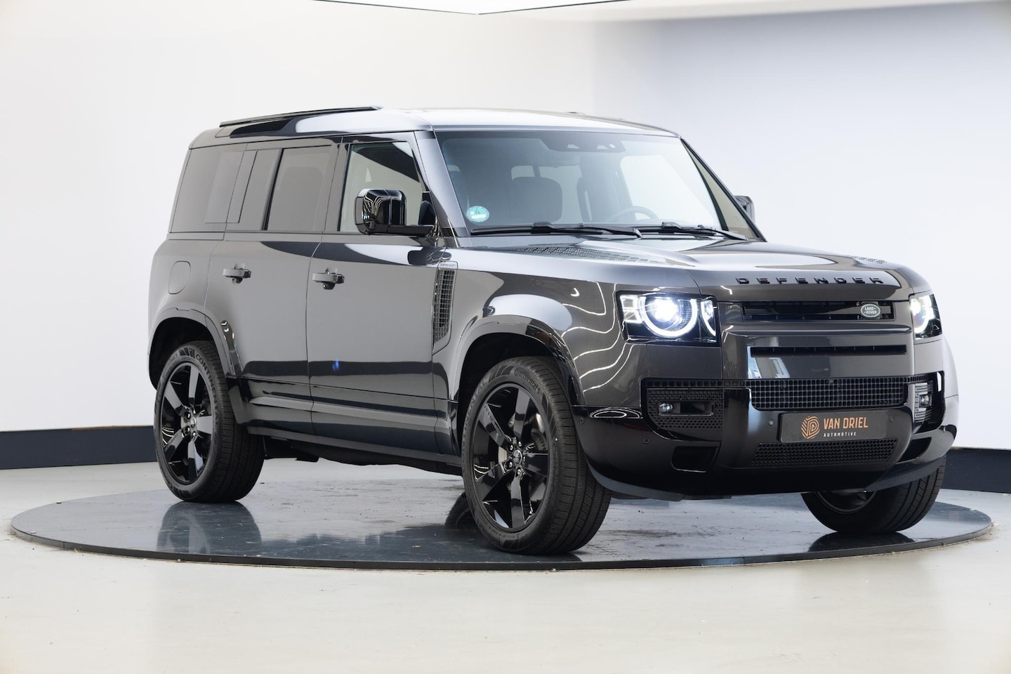 Land Rover Defender 110 - 2.0 P300e 110 X-Dynamic HSE | Towing Pack | Cold Climate | 22 Inch | Head-Up | - AutoWereld.nl