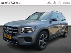 Mercedes-Benz GLB - 200 Premium Plus | Automaat | Pano | Sfeerverlichting | Trekhaak | Stoelverwarming |
