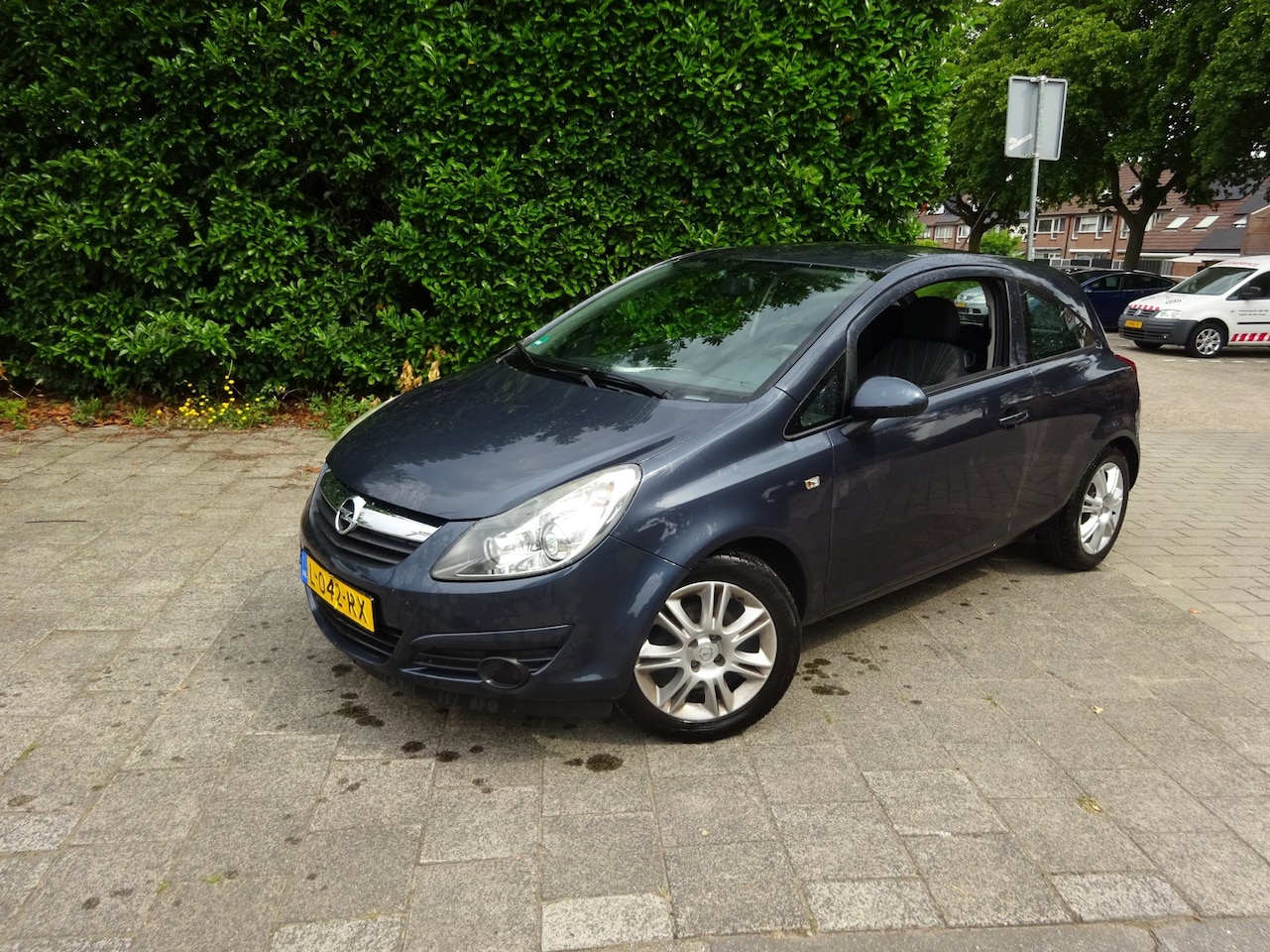 Opel Corsa - 1.2-16V Essentia MET JAAR APK - AutoWereld.nl