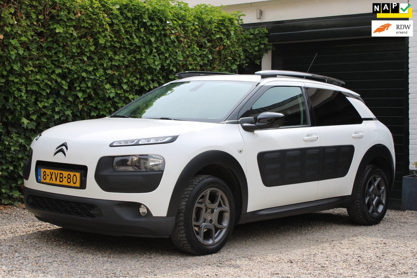 Citroën C4 Cactus - 1.2 e-VTi Shine | Automaat | Achteruitrijcamera | Navigatie | Bluetooth - AutoWereld.nl