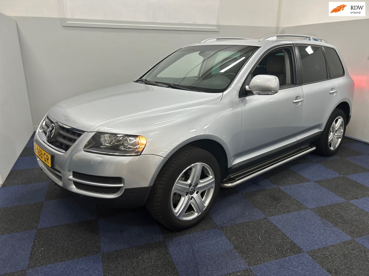 Volkswagen Touareg - 3.0 V6 TDI Highline / SUPER NETJES / RIJDT SCHAKELT TOP / DEALER ONDERHOUDEN - AutoWereld.nl