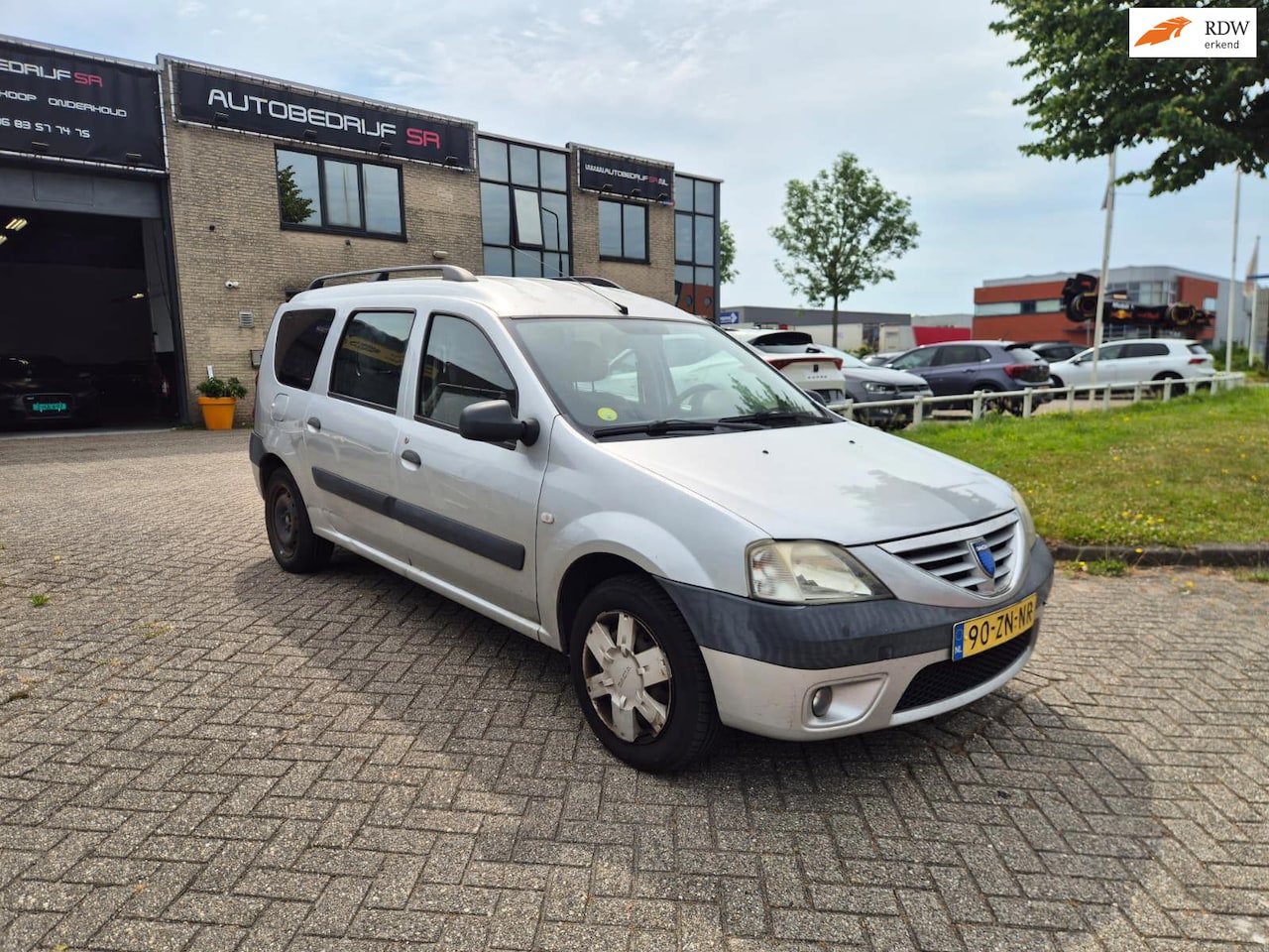 Dacia Logan MCV - 1.6 Lauréate Airco! 5 Deurs! Electrische Ramen! Nap! Stuurbekrachtiging! - AutoWereld.nl