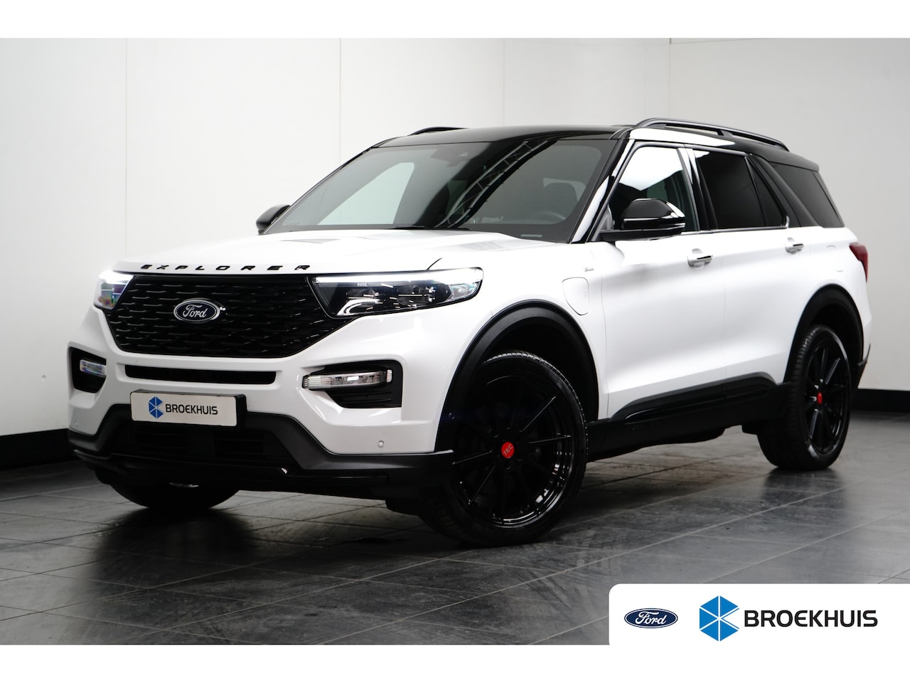 Ford Explorer - 3.0 V6 PHEV ST-Line 457pk | Trekhaak | Black Pack | Pano | 7-zits - AutoWereld.nl