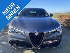 Alfa Romeo Stelvio - 2.0 T AWD Veloce Panorama dak - Grigio Vesuvio - Veloce stoelen