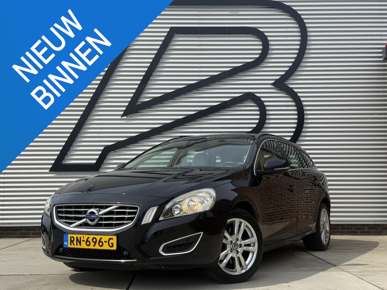 Volvo V60 - 2.0 D3 Summum 1e Eigenaar|Navi|Trekhaak|PDC V+A|Leder|Stoelverw|Clima|Cruise|D-riem vv in - AutoWereld.nl