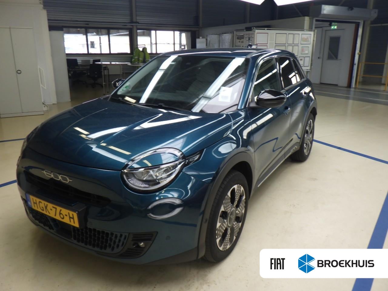 Fiat 600 - 1.2 Hybrid La Prima 110pk | Vol-Leder | Massage | Elektr. Stoelen | Adaptive Cruise | Elek - AutoWereld.nl