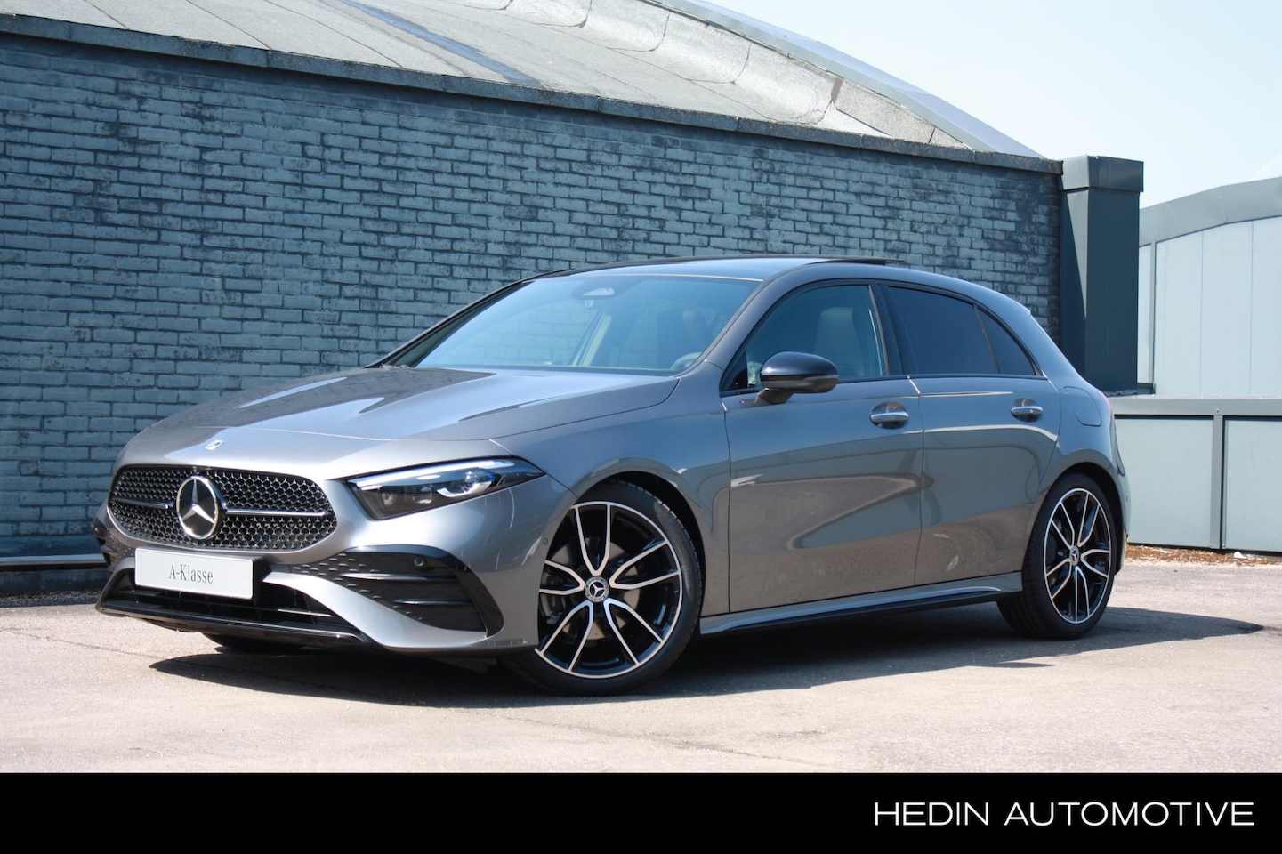 Mercedes-Benz A-klasse - A 180 Automaat Business Solution AMG Limited | AMG Line Plus Pakket - AutoWereld.nl
