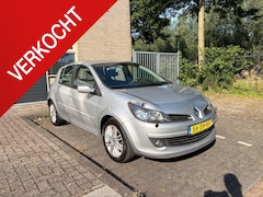 Renault Clio - 1.6-16V Dynamique Luxe Cruisecontrol/Keyless/Leder bekleding