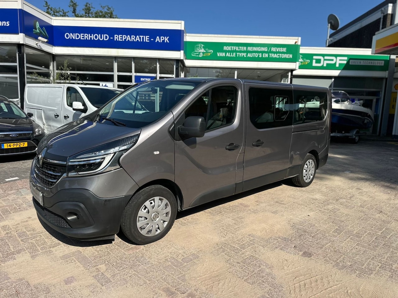 Renault Trafic Passenger - 2.0 dCi 120 L2H1 8+1 - AutoWereld.nl