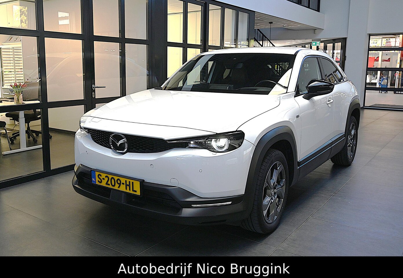 Mazda MX-30 - e-SkyActiv EV 145 Advantage 36 kWh *BTW auto* *Dealeronderhouden* *All-in prijs* - AutoWereld.nl