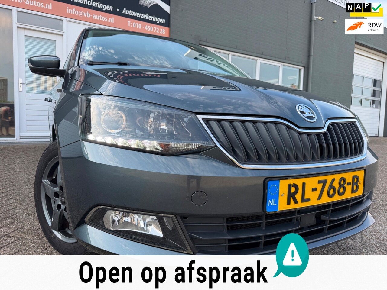 Skoda Fabia Combi - 1.0 TSI Drive met parkeersensoren en trekhaak en smartlink en airco - AutoWereld.nl