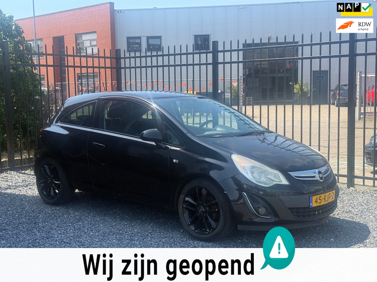 Opel Corsa - 1.2-16V Cosmo IJSKOUDE AIRCO!APK2027!AUTOMAAT!NAVI! - AutoWereld.nl