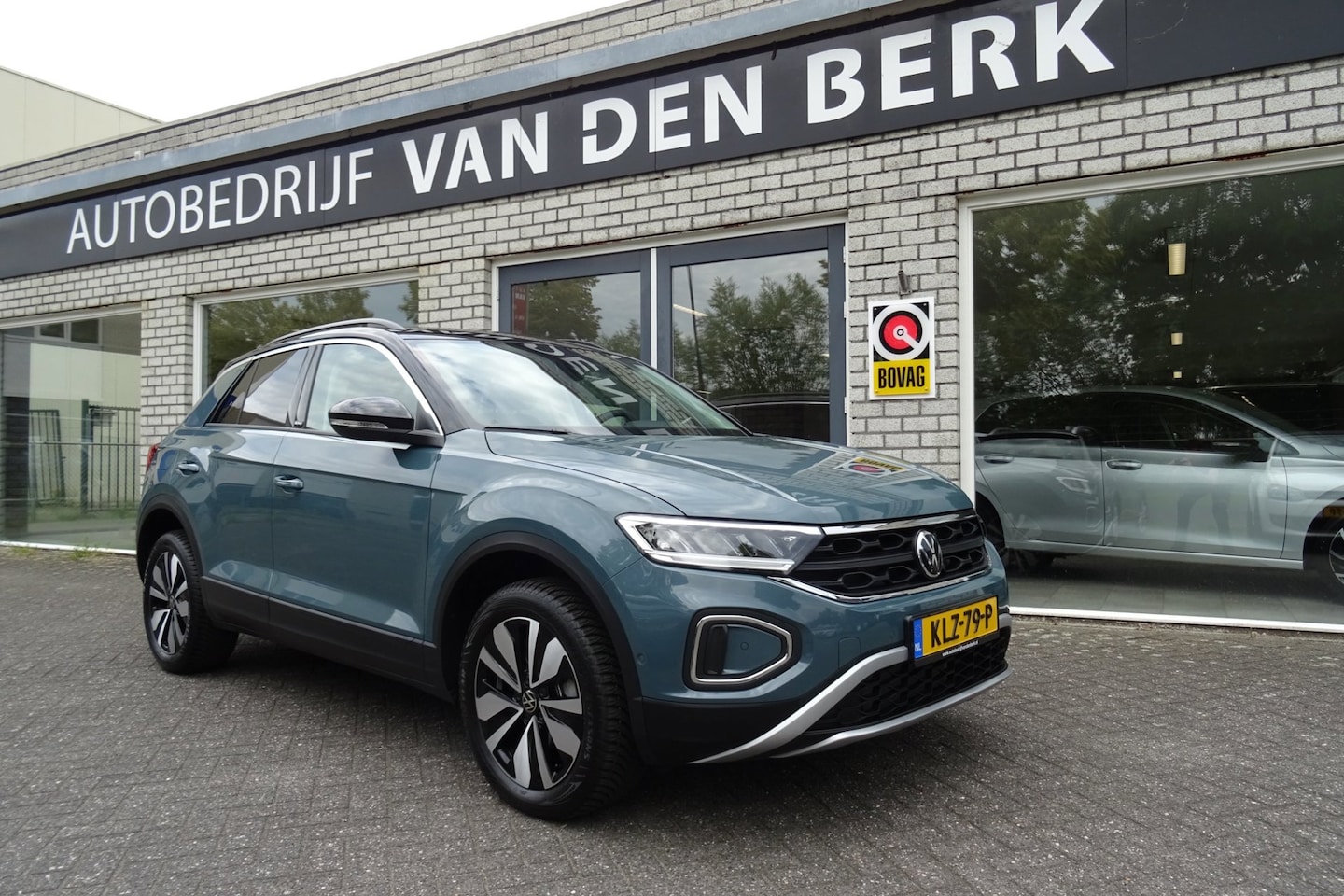 Volkswagen T-Roc - 1.5 TSI Life Business Move Edition - AutoWereld.nl