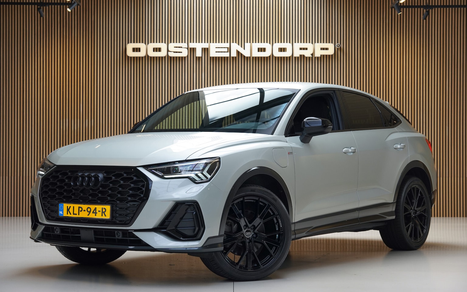 Audi Q3 Sportback - 45TFSIe/245pk S-Line Blackstyle|2022|Sonos|Cruise|Matrix|Leder|20"Audi-Black|Keyless|Blind - AutoWereld.nl