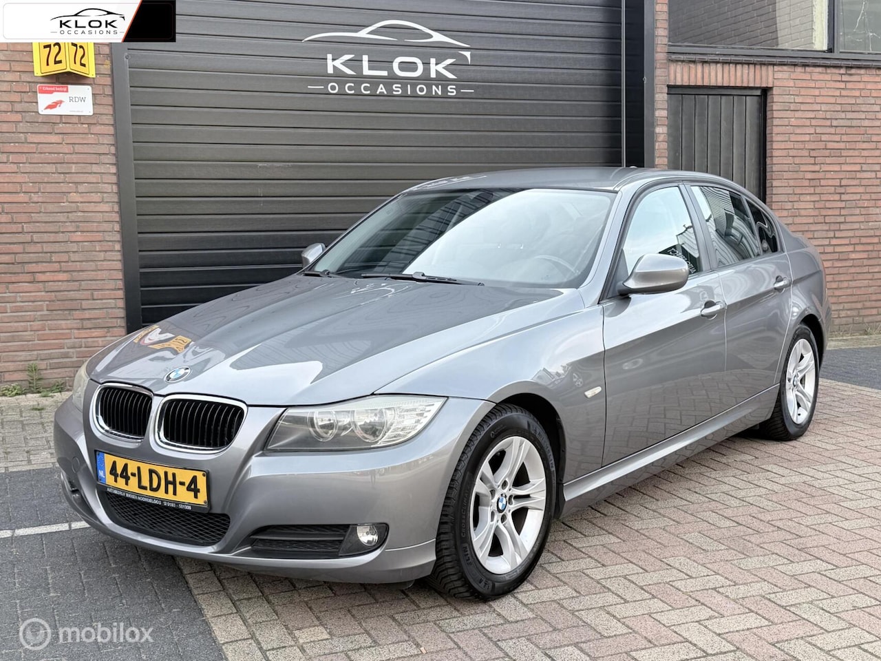 BMW 3-serie - 318i Business Line NAP Clima Cruise Navi Leer - AutoWereld.nl