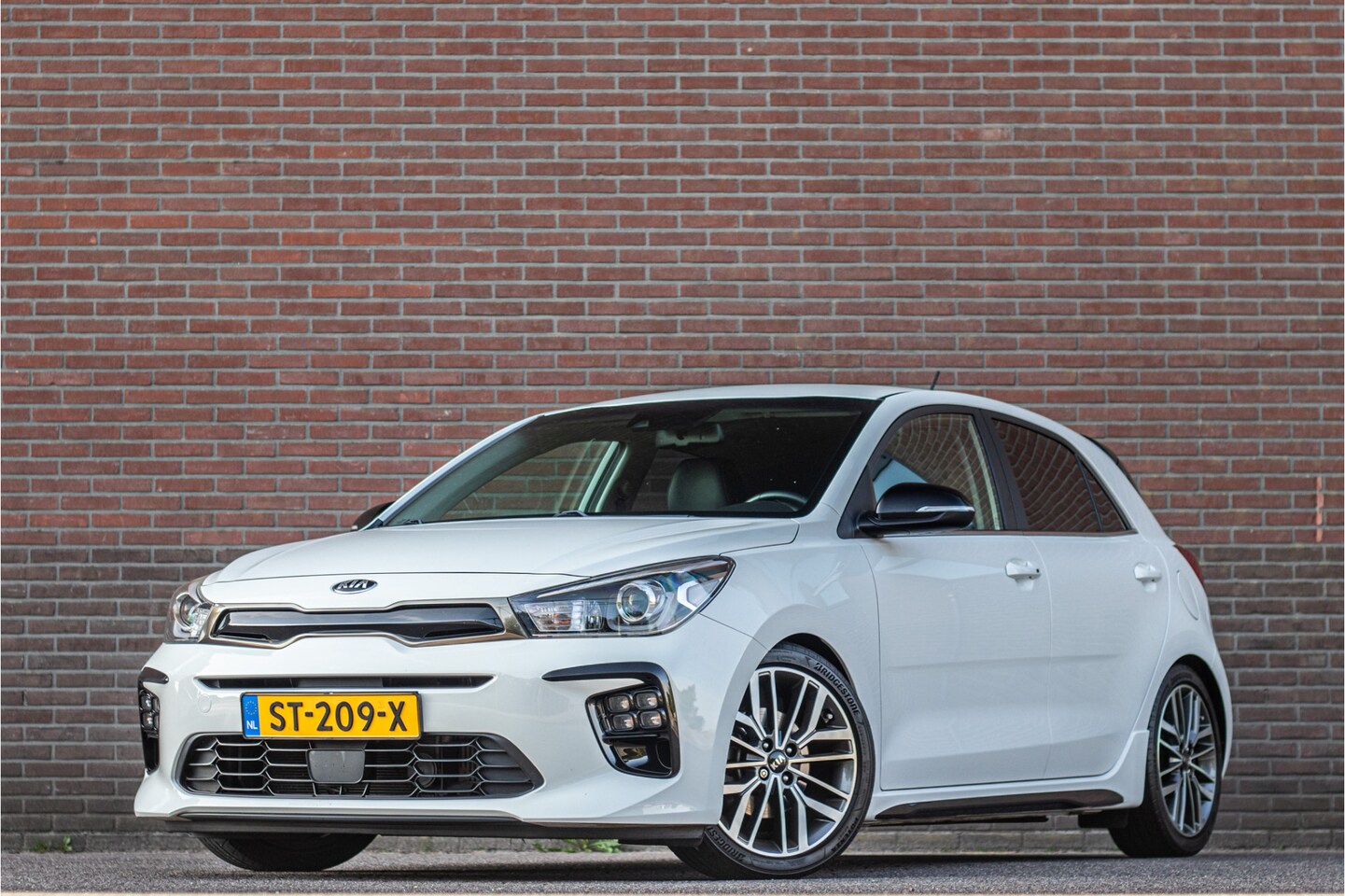 Kia Rio - 1.0 TGDI GT-Line 1.0 T-GDI GT-Line, 1e eigenaar, 50.000km NAP, Stoel & Stuurverwarming, Half leder, Climate - AutoWereld.nl