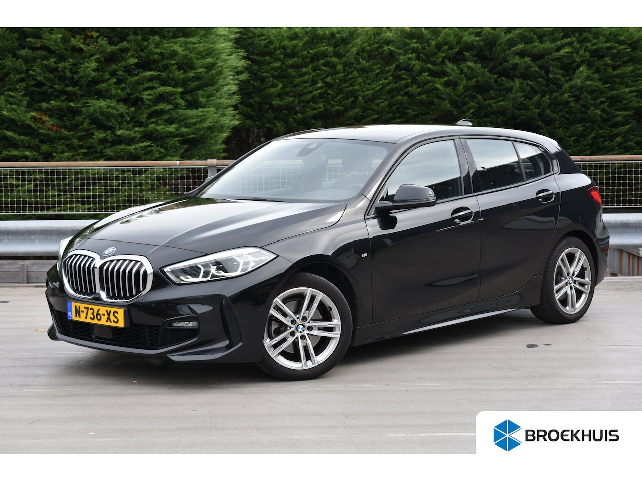 BMW 1-serie - 118i 136PK High Executive | ACC | Achteruitrijcamera | Climate Control | M-pakket | Head-u - AutoWereld.nl