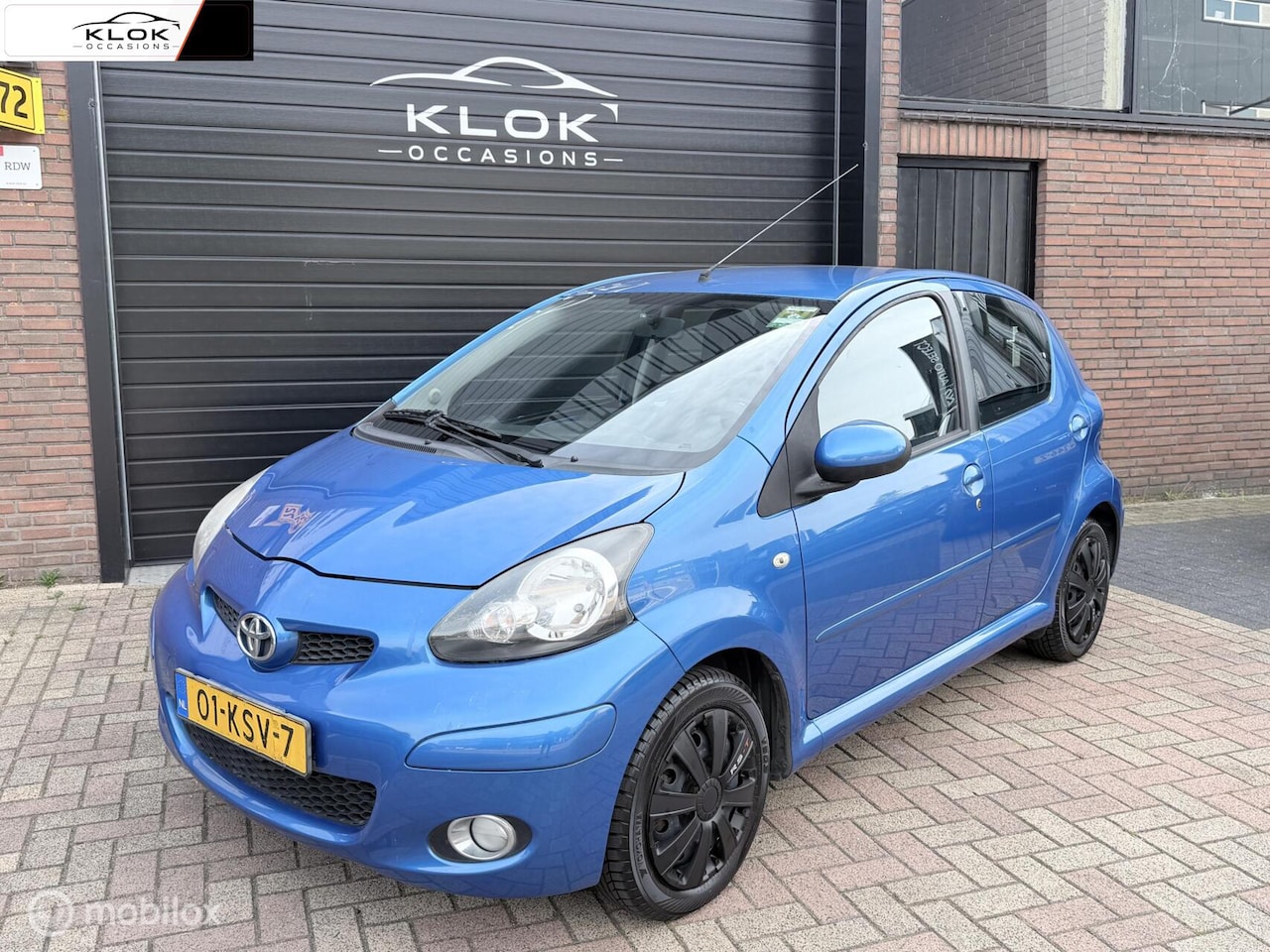 Toyota Aygo - 1.0-12V Dynamic Blue NAP Airco Carplay Navi - AutoWereld.nl