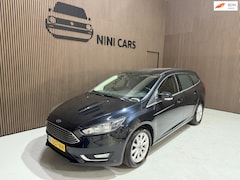 Ford Focus Wagon - 1.0 Titanium Edition voorzien van leuke optie's