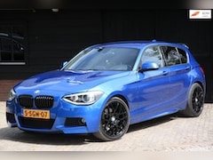 BMW 1-serie - 118i Business+Xenon/Leer/Parkeersensor/M-Pakket/Trekhaak afneembaar
