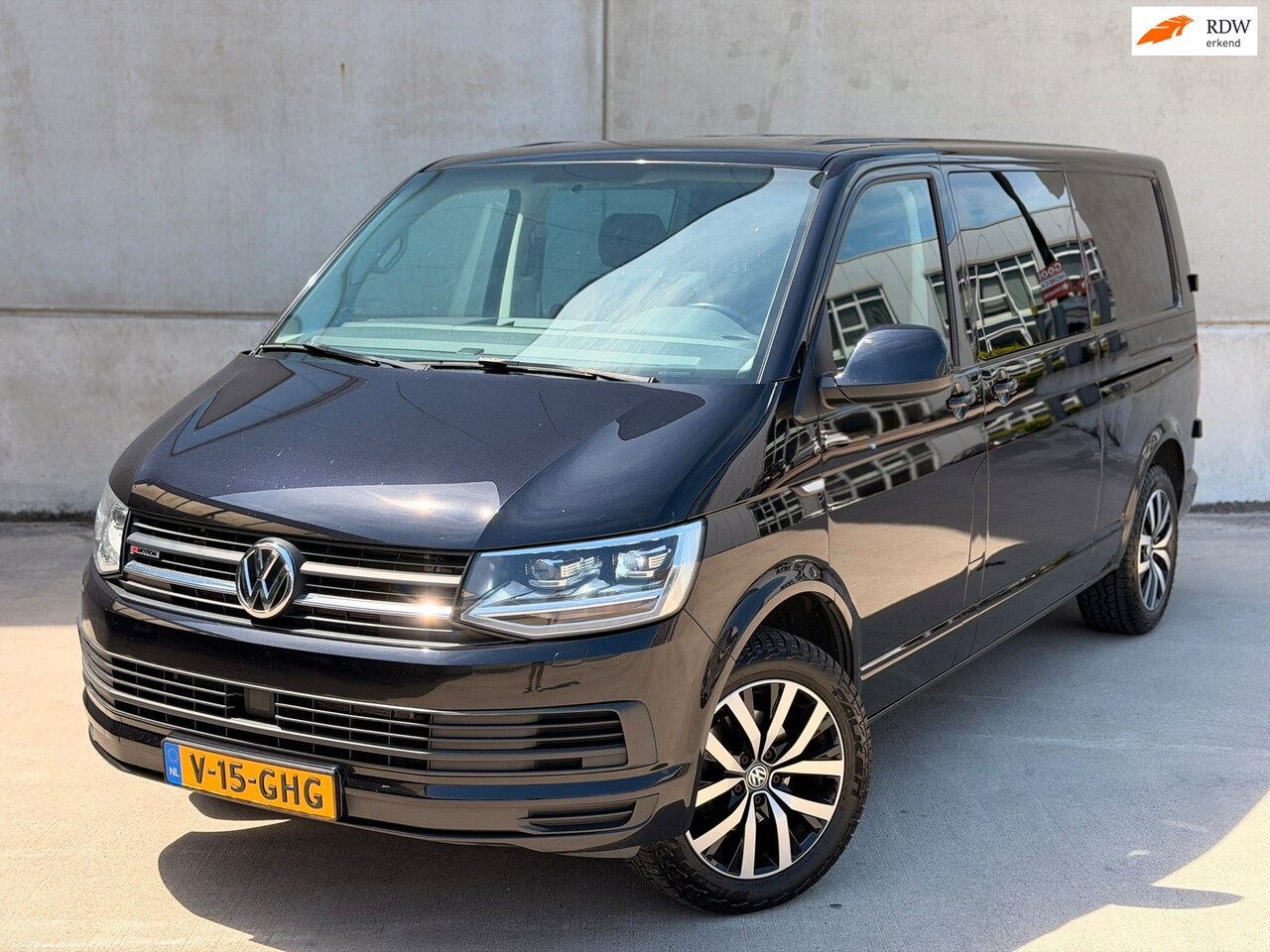 Volkswagen Transporter - L2H1 DC 150PK 4Motion DSG 2x schuifdeur - AutoWereld.nl