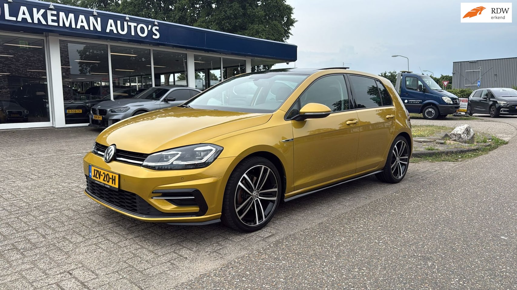 Volkswagen Golf - 1.5 TSI Highline Business R Pano Navi Automaat Goldline Huurkoop Inruil APK Garantie - AutoWereld.nl