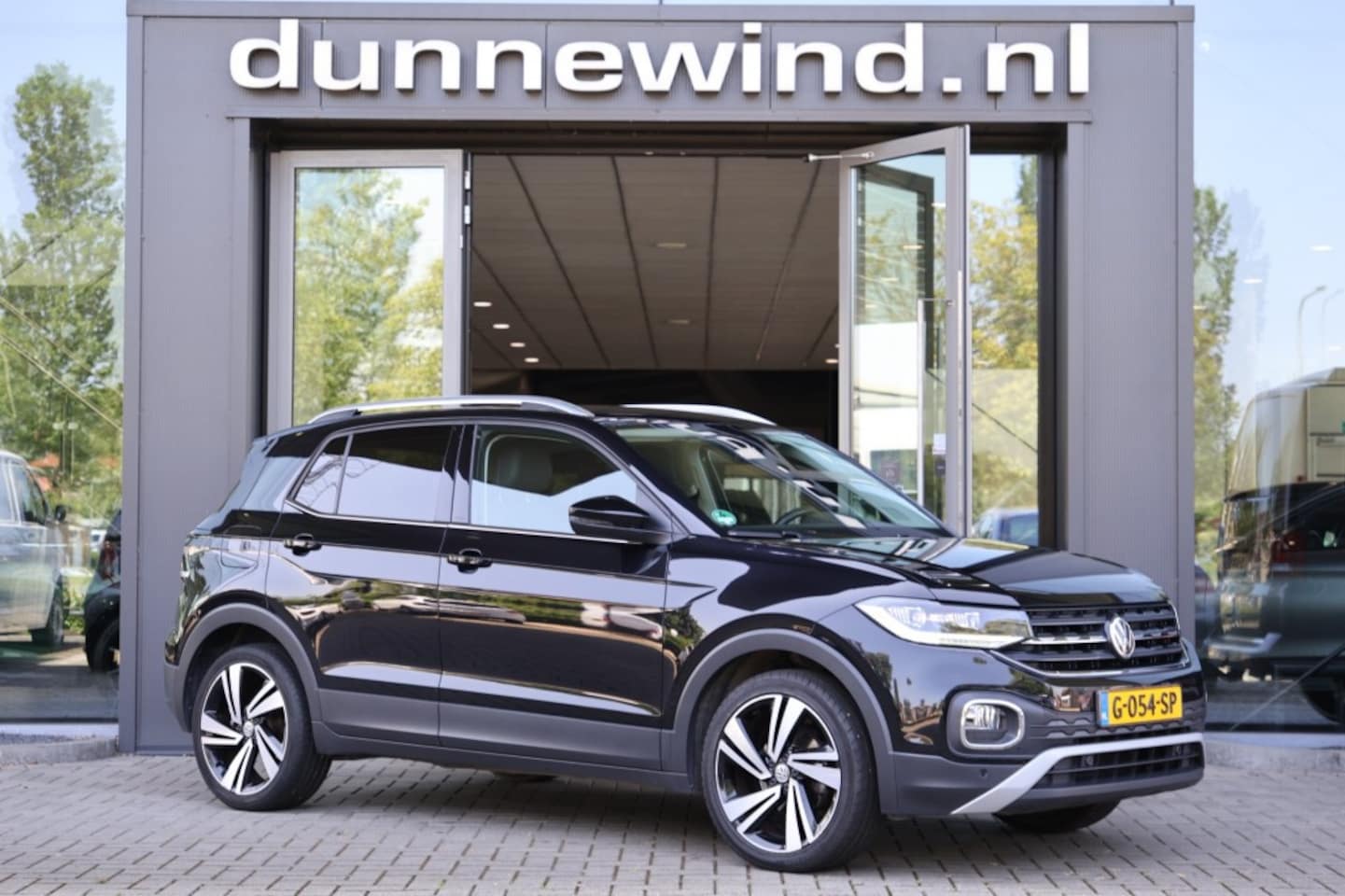 Volkswagen T-Cross - 1.0 TSI STYLE LED*TREKHAAK*KEYLESS*NAVIGATIE*CARPLAY*CAMERA*ADAPTIEVECRUISE - AutoWereld.nl
