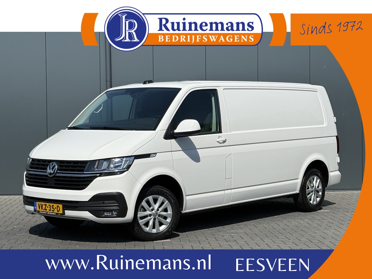 Volkswagen Transporter - 2.0 TDI HIGHLINE / L2H1 / HIGHLINE / TREKHAAK / AIRCO / CRUISE / NAVI / CARPLAY / LMV - AutoWereld.nl