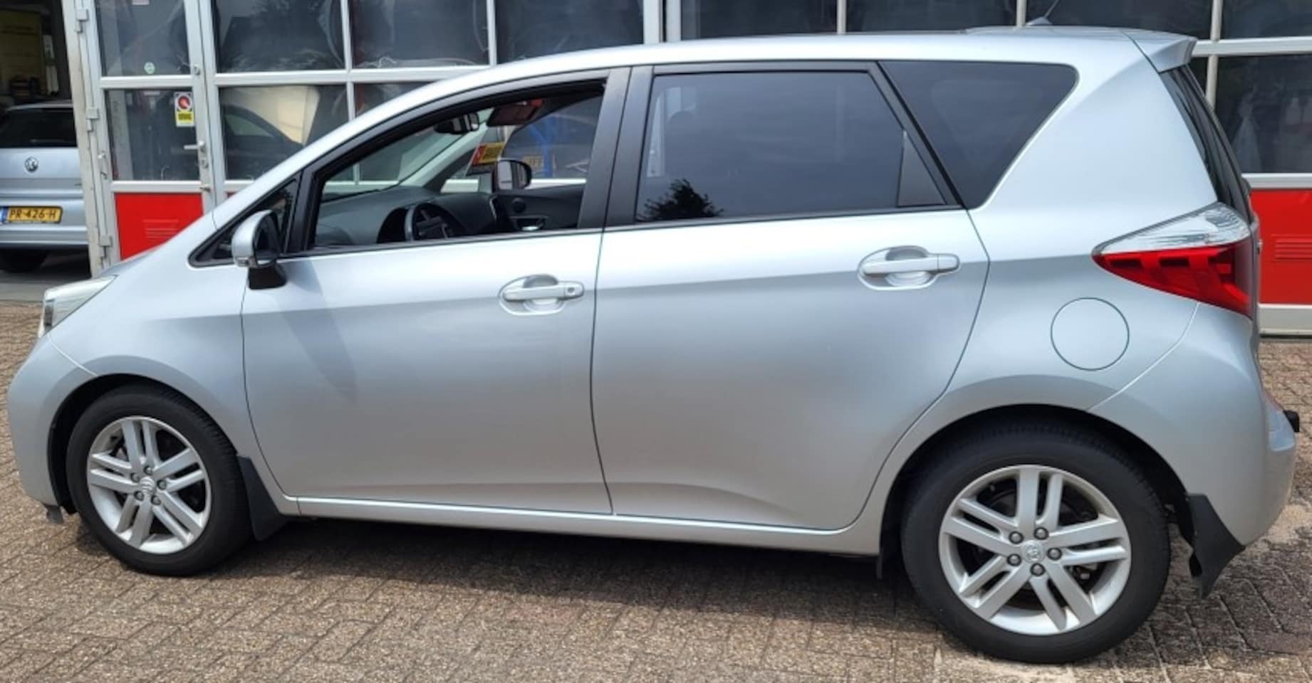 Toyota Verso S - 1.3 VVT-i Dynamic 1.3 VVT-i Dynamic - AutoWereld.nl